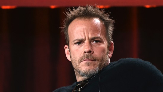 《刀锋战士》反派演员斯蒂芬·多尔夫吐槽《黑寡妇》：我都替斯嘉